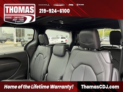 2026 Chrysler Pacifica Select