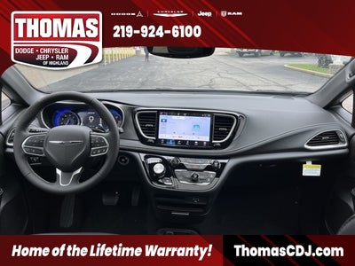 2026 Chrysler Pacifica Select