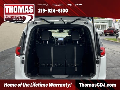 2026 Chrysler Pacifica Select