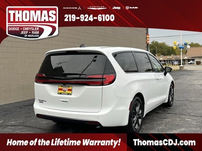 2026 Chrysler Pacifica Select