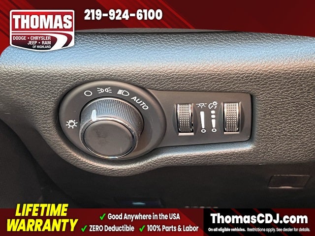 2026 Chrysler Voyager LX