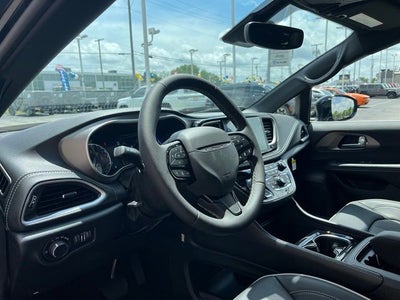 2027 Chrysler Pacifica Limited