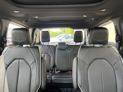 2027 Chrysler Pacifica Limited