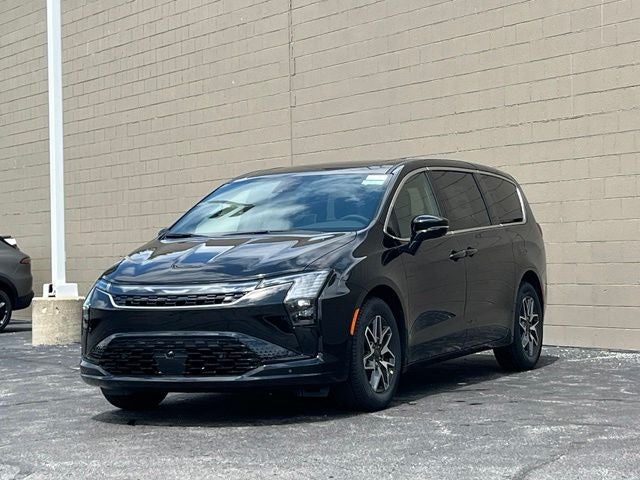 2027 Chrysler Pacifica Limited