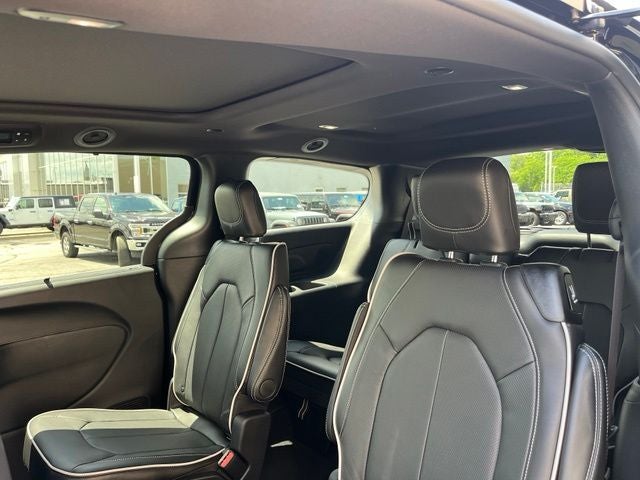 2027 Chrysler Pacifica Limited