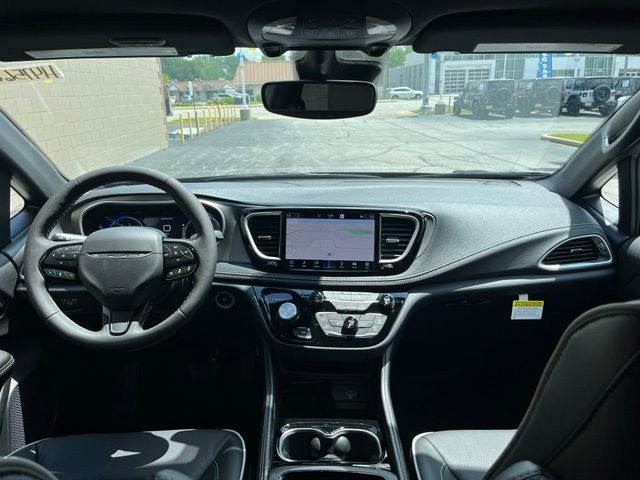 2027 Chrysler Pacifica Limited