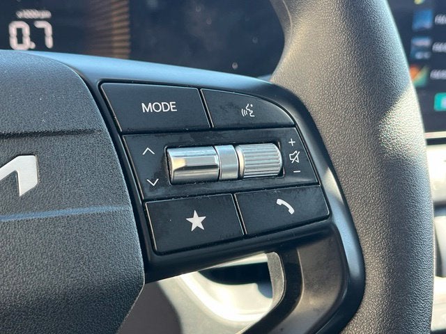 2025 Kia K4 LXS - Photo 25