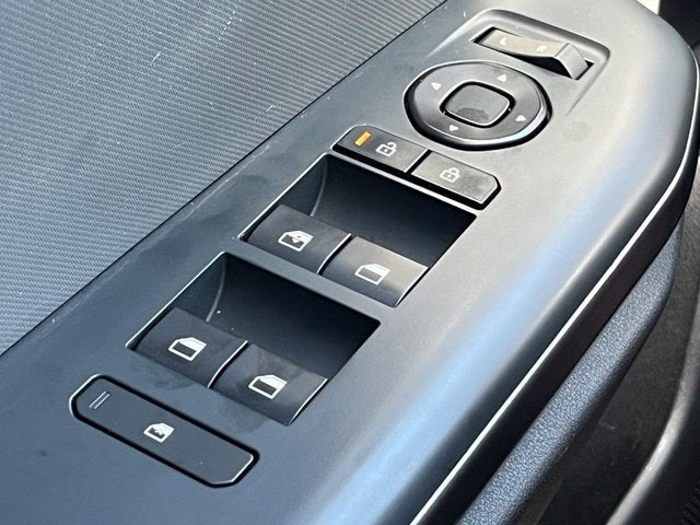 2025 Kia K4 LXS - Photo 30