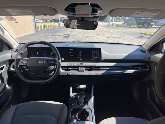 2025 Kia K4 LXS - Photo 34