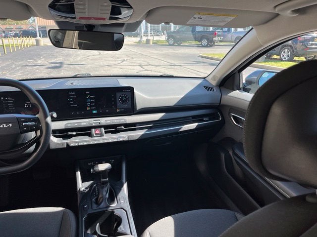 2025 Kia K4 LXS - Photo 36