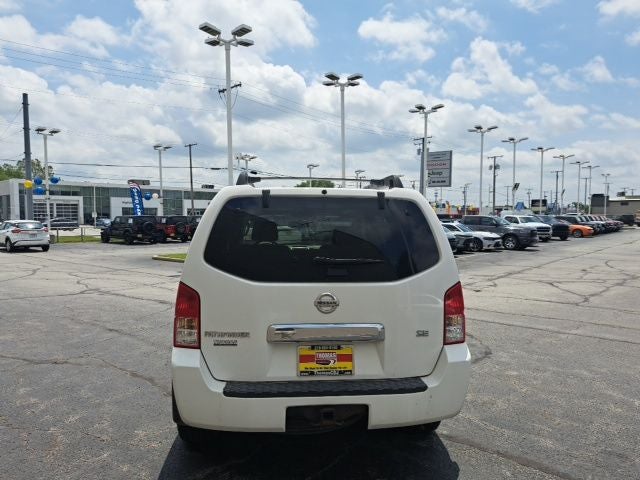2005 Nissan Pathfinder SE