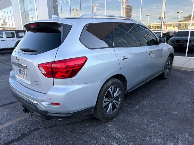 2019 Nissan Pathfinder SV