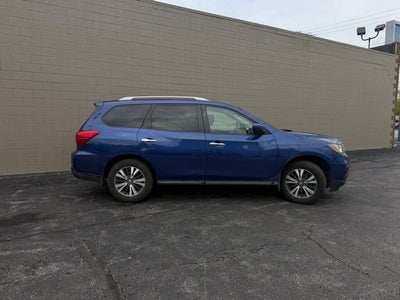 2017 Nissan Pathfinder S