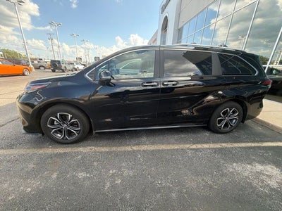 2025 Toyota Sienna Platinum 7 Passenger