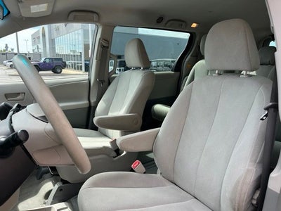 2013 Toyota Sienna L 7 Passenger