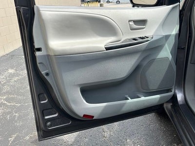 2013 Toyota Sienna L 7 Passenger