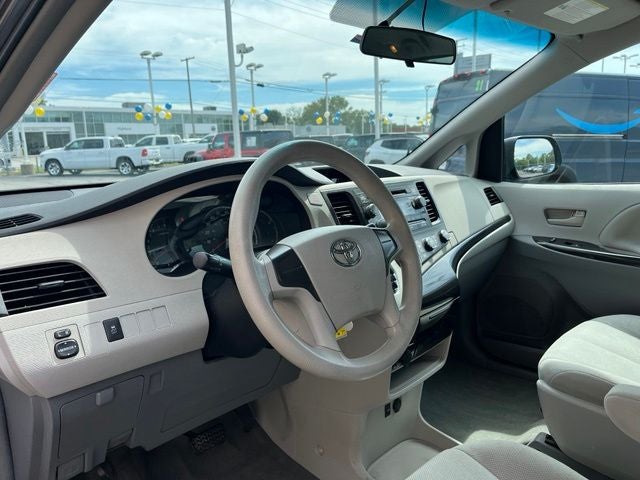 2013 Toyota Sienna L 7 Passenger