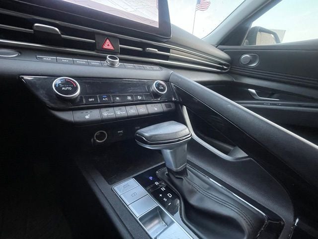 2022 Hyundai Elantra Limited