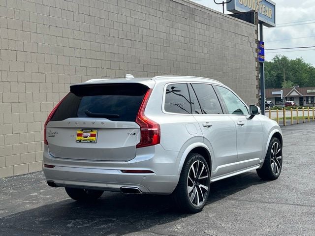 2021 Volvo XC90 T6 Momentum