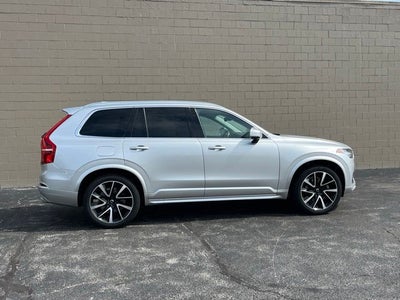 2021 Volvo XC90 T6 Momentum