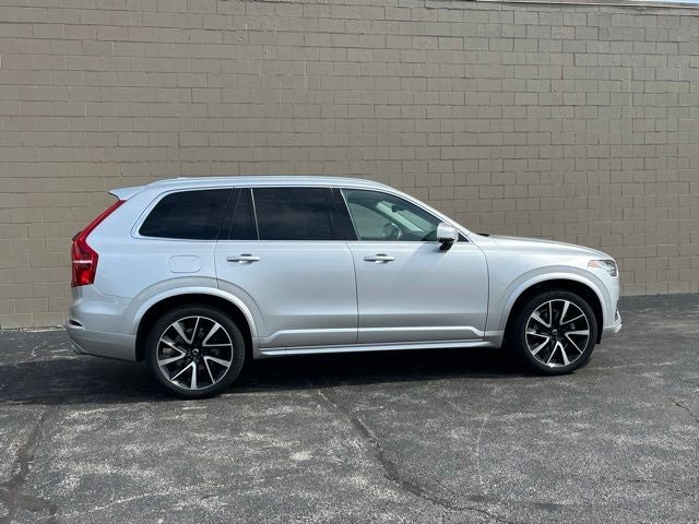 2021 Volvo XC90 T6 Momentum