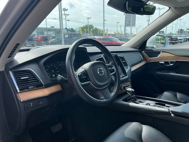 2021 Volvo XC90 T6 Momentum