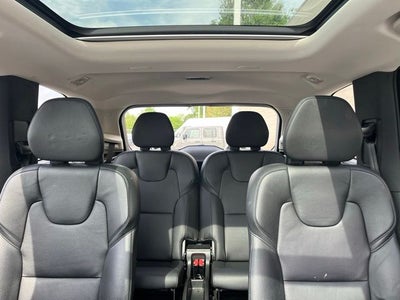 2021 Volvo XC90 T6 Momentum
