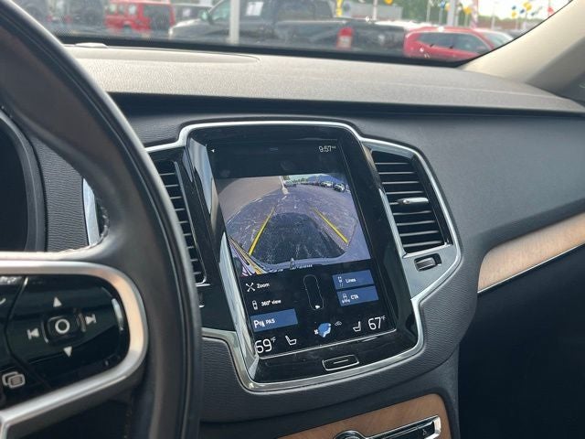 2021 Volvo XC90 T6 Momentum