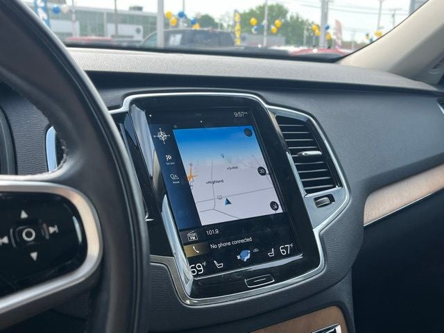 2021 Volvo XC90 T6 Momentum