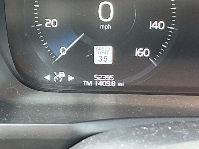 2021 Volvo XC90 T6 Momentum