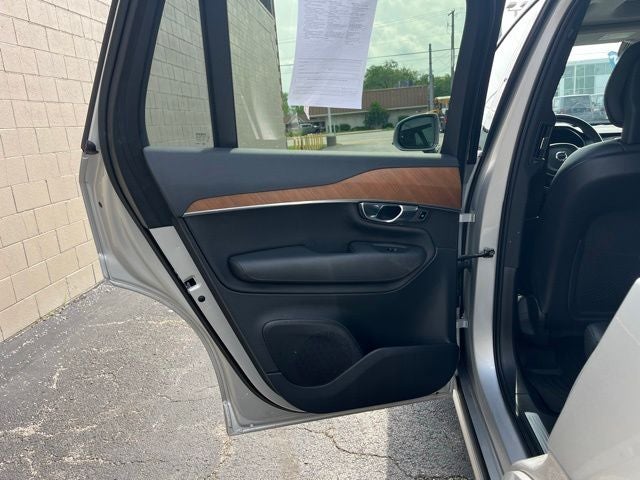 2021 Volvo XC90 T6 Momentum