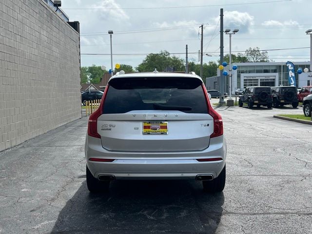 2021 Volvo XC90 T6 Momentum