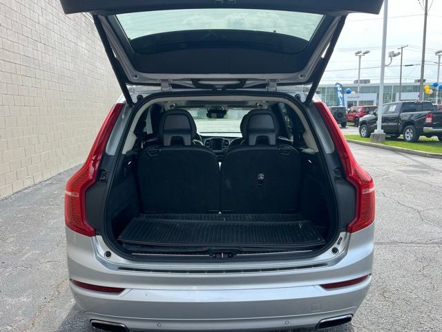 2021 Volvo XC90 T6 Momentum