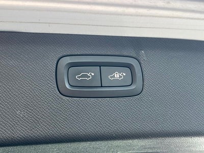 2021 Volvo XC90 T6 Momentum