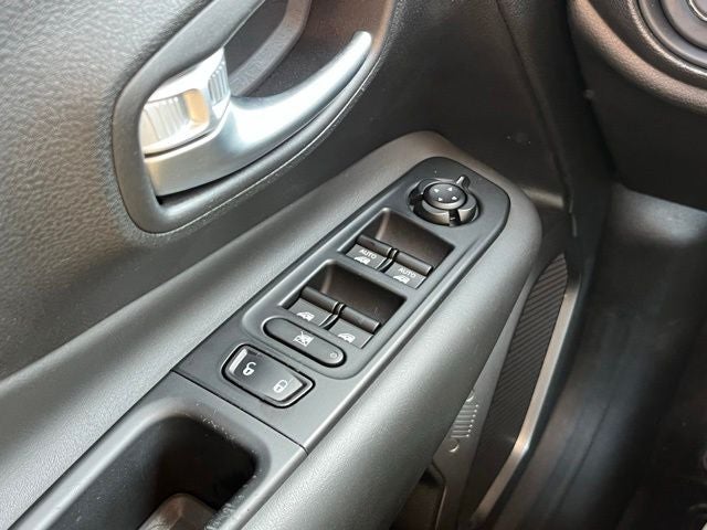 2022 Jeep Renegade Limited - Photo 32