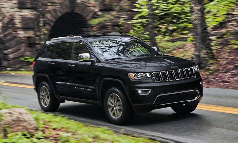 2022 Jeep Grand Cherokee Exterior Forest Road