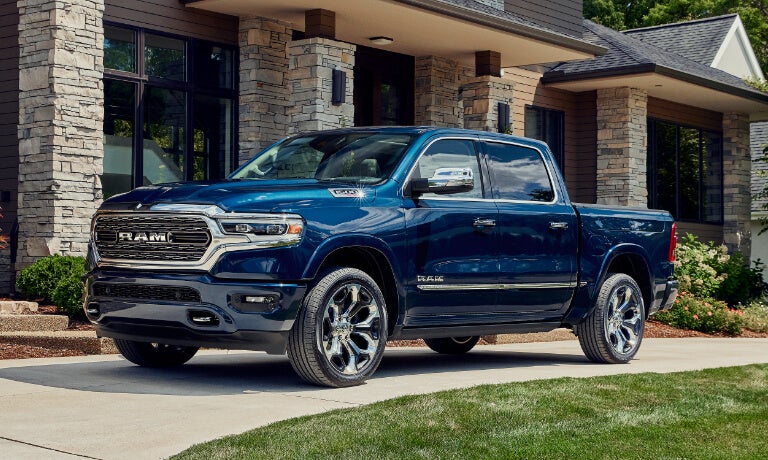 2023 Ram 1500 Exterior Driveway